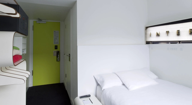 Номер Standard Hotel Gat Point Charlie