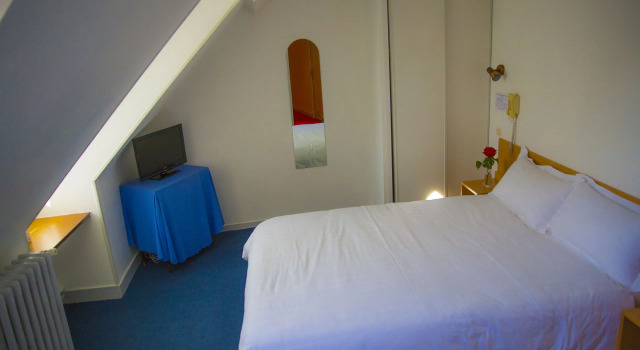 Двухместный номер Standard Мансарда Hotel Du Cygne Tours