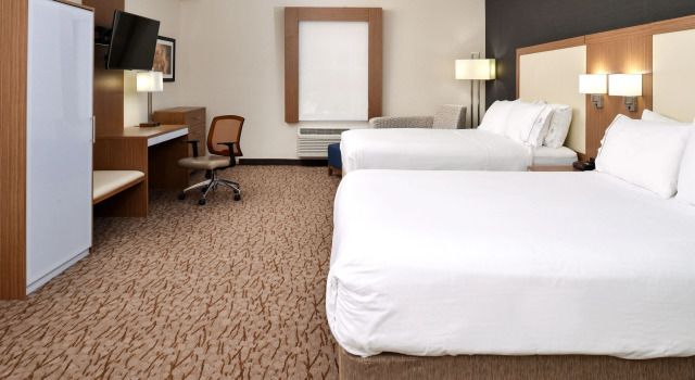 Четырёхместный номер Standard Holiday Inn Express Hotel & Suites Bonita Springs/Naples by IHG