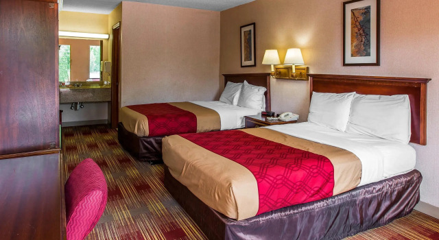 Четырёхместный номер Standard Econo Lodge - Conyers