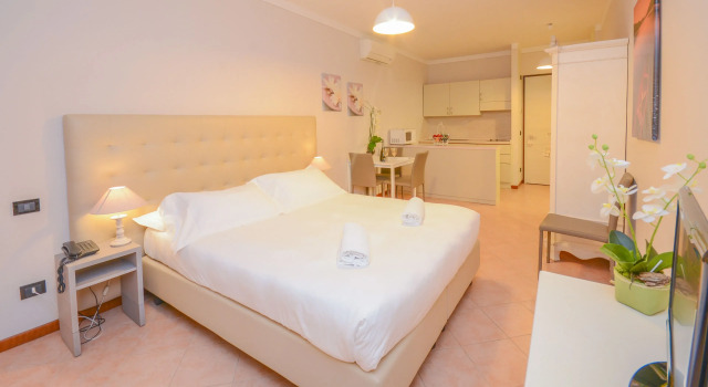 Студия с видом на озеро Il Sogno Apartments
