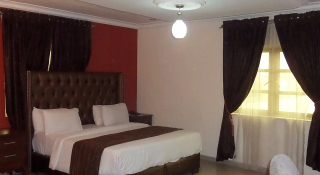 Двухместный номер Executive Sugarland Hotel & Suites