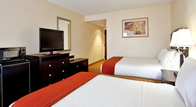 Четырёхместный номер Standard Holiday Inn Express - Chester by IHG