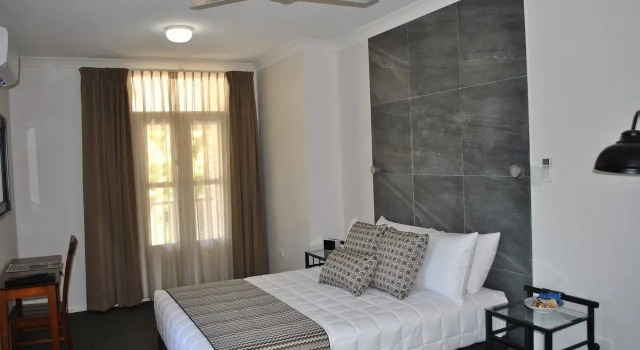 Двухместный номер Deluxe с балконом и с видом на сад Heritage River Motor Inn