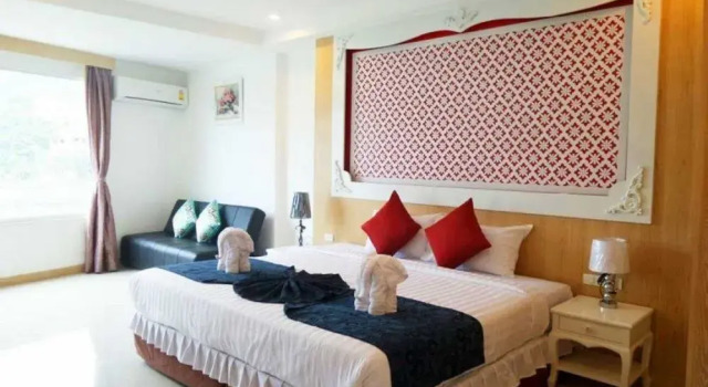 Номер Deluxe Triple Three Patong