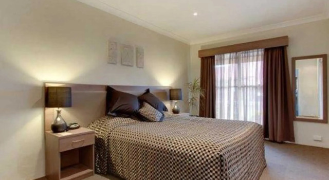 Номер Standard Parkes International