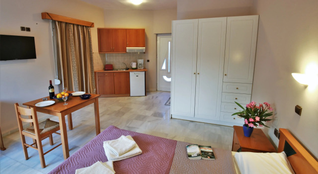 Студия Athena Hotel