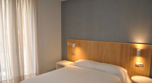 Standard dublă cameră Hostal Universitat Cervera