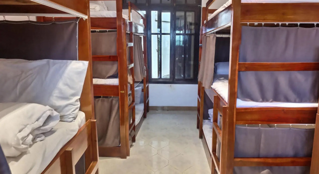 Кровать в общем номере 7Fridays Westlake Hostel