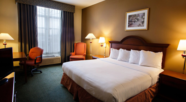 Двухместный люкс Country Inn & Suites by Radisson, Harrisburg West Mechanicsburg