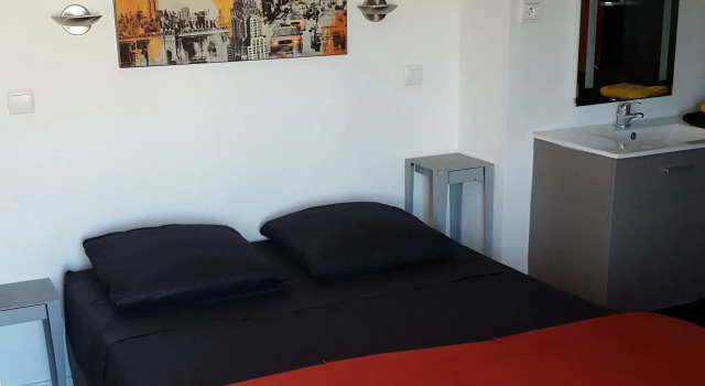 Standard Zimmer Le Louvre, Lieu atypique