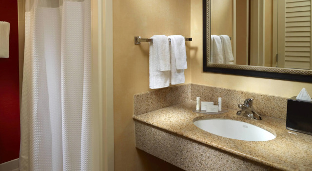 Четырёхместный номер Standard Courtyard by Marriott Atlanta Airport South/Sullivan Road