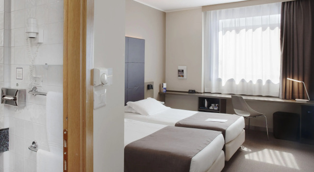 Двухместный номер Superior City Hotel & Suites