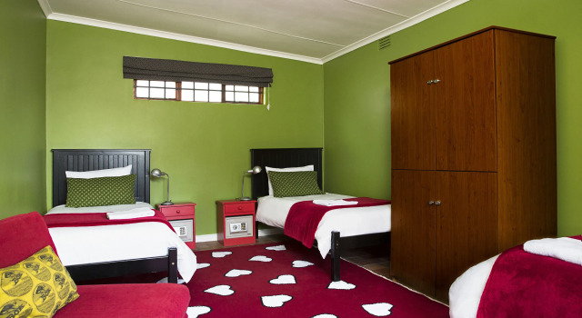 Кровать в общем номере (женский номер) Villa Viva Cape Town