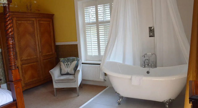 Номер Standard Langtry Manor Hotel