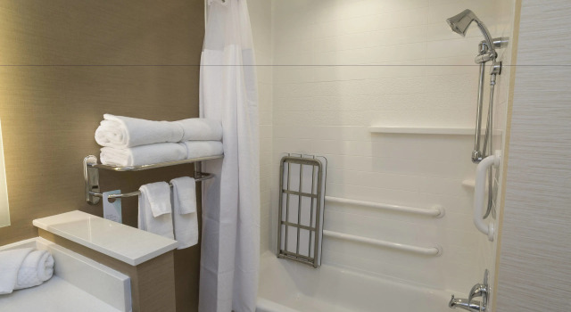 Люкс Fairfield Inn & Suites by Marriott Geneva Finger Lakes
