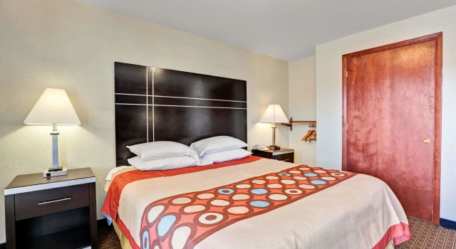 Номер Standard Super 8 by Wyndham Newark DE