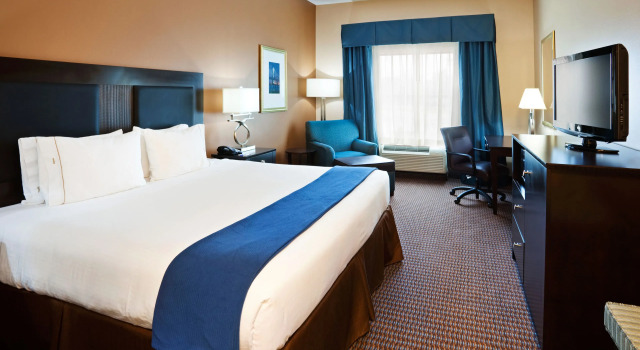 Двухместный номер Executive Holiday Inn Express & Suites Mt. Pleasant by IHG