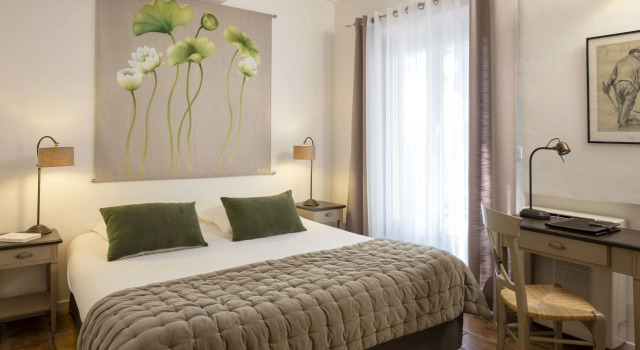 Люкс с красивым видом из окна Le Mas de Garrigon - Boutique Hôtel & Spa