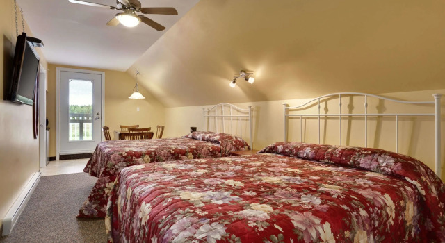 Люкс Travellers Inn Fredericton NB