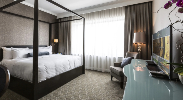 Номер Deluxe La Banque Hotel