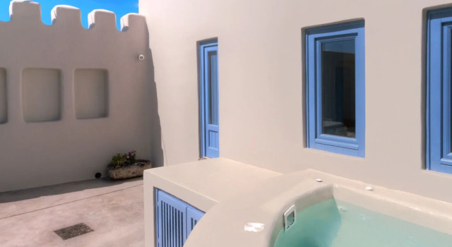 Люкс с видом на горы Luna Santorini Suites