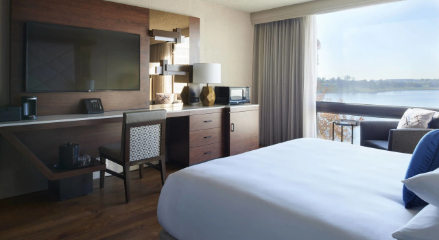 Двухместный номер M Club Lounge Access Kansas City Airport Marriott