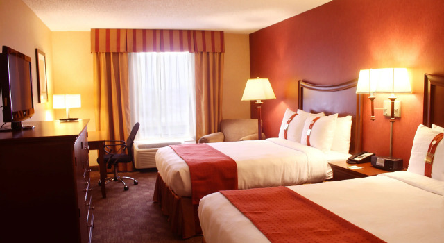 Четырёхместный номер Standard Holiday Inn Grand Rapids Downtown by IHG
