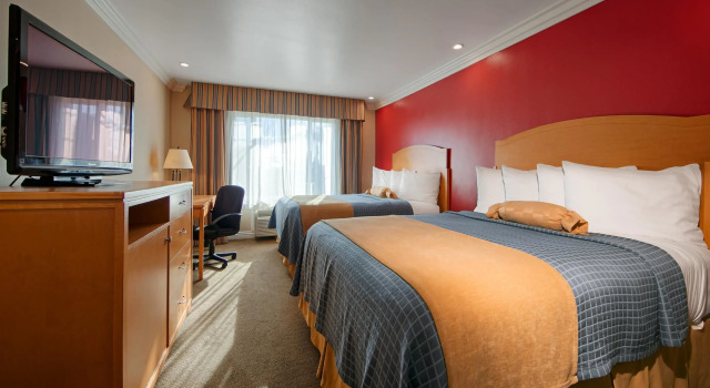 Четырёхместный номер Standard Anaheim Orange County Hotel