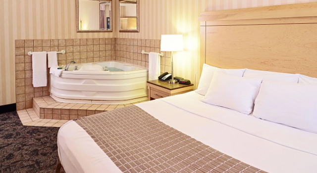 Двухместный люкс LivINN Hotel Cincinnati North/ Sharonville