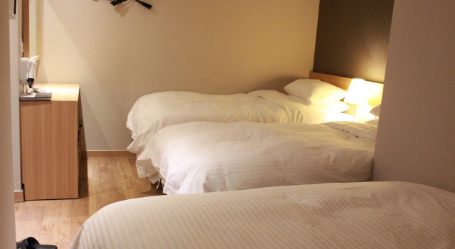 Трёхместный семейный номер Standard About Stay Seoul