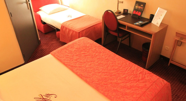Трёхместный семейный номер Standard Hôtel Foch