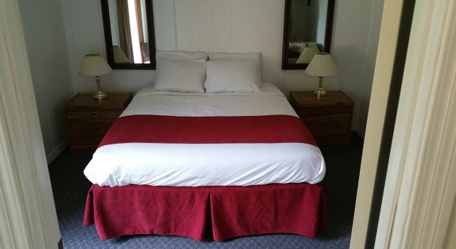 Семейный люкс с 2 комнатами Kokanee Beach Resort Motel