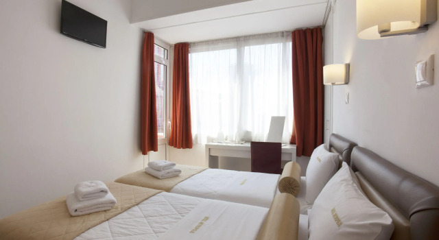 Двухместный номер Metropolis Hotel