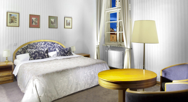 Klasický Dvoulůžkový s manželskou postelí pokoj Hotel Pod Vezi