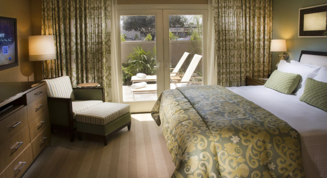 Номер Standard с балконом Hotel Amarano Burbank-Hollywood