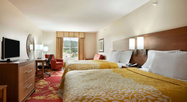 Четырёхместный люкс Days Inn & Suites by Wyndham Caldwell
