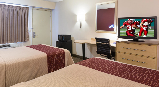 Четырёхместный номер Deluxe Red Roof Inn Lansing West - MSU