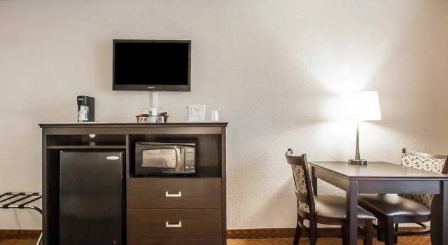 Четырёхместный номер Standard Quality Inn Murfreesboro-University Area