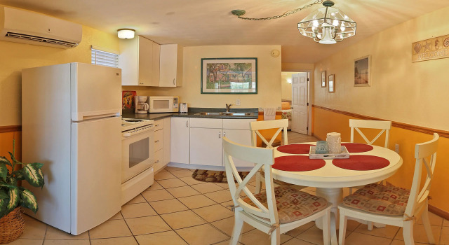 Апартаменты Manatee Bay Inn - Near Fishing Pier Fort Myers Beach
