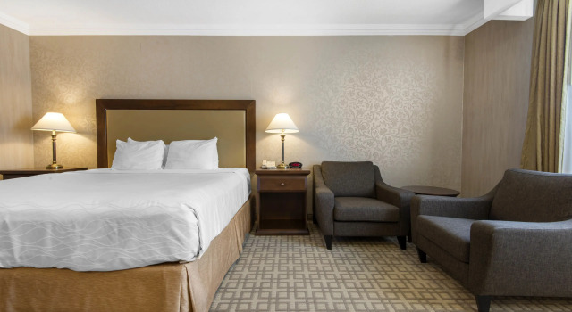 Двухместный номер Standard Quality Inn & Conference Centre