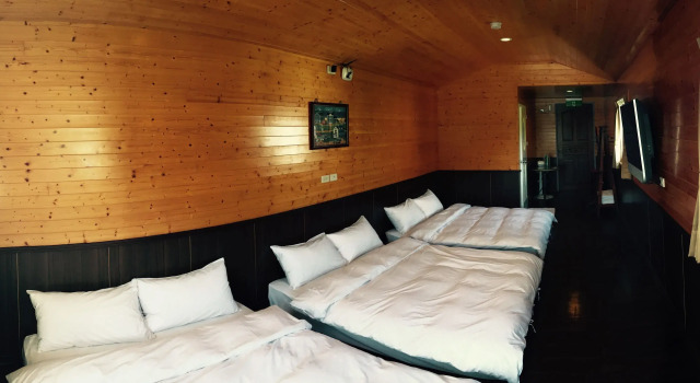 Кровать в общем номере No. 59 Beethoven Guesthouse