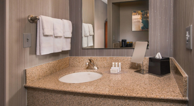 Четырёхместный номер Standard Courtyard by Marriott Dulles Airport Chantilly
