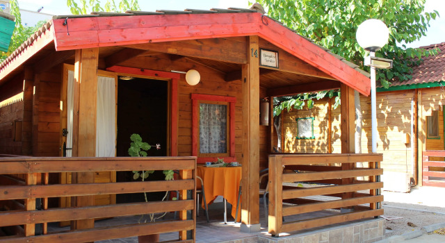 Бунгало с 2 комнатами Camping & Bungalows Oasis
