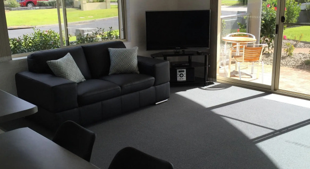 Апартаменты Deluxe с 2 комнатами с видом на озеро Merimbula Lake Apartments