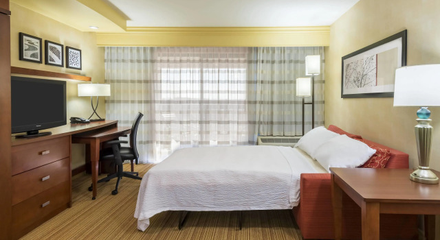 Четырёхместный номер Standard Courtyard by Marriott Philadelphia Montgomeryville
