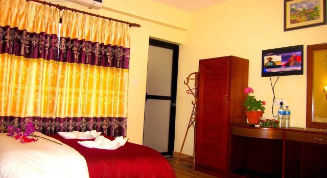 Трёхместный номер Deluxe с балконом и с красивым видом из окна Hotel Orchid