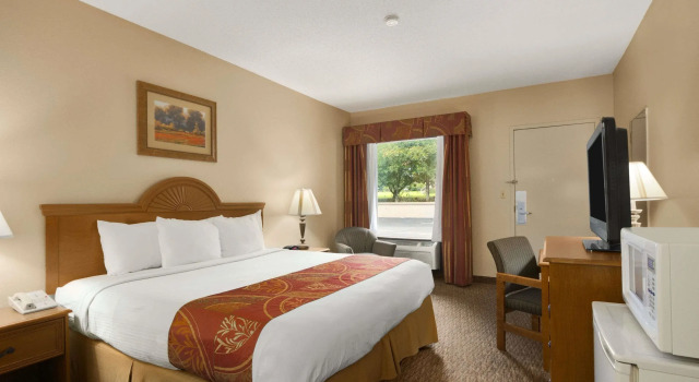 Двухместный номер Standard Days Inn by Wyndham Alexander City