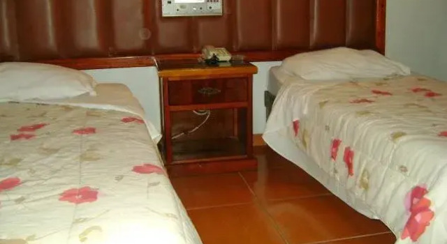 Трёхместный люкс Reinales Plaza Hotel