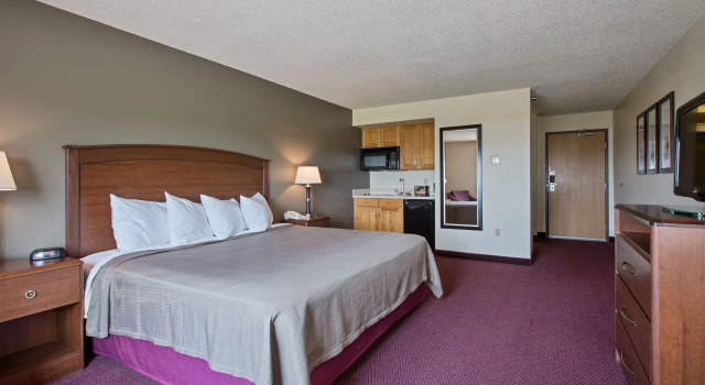 Двухместный номер Standard AmericInn by Wyndham Iowa Falls